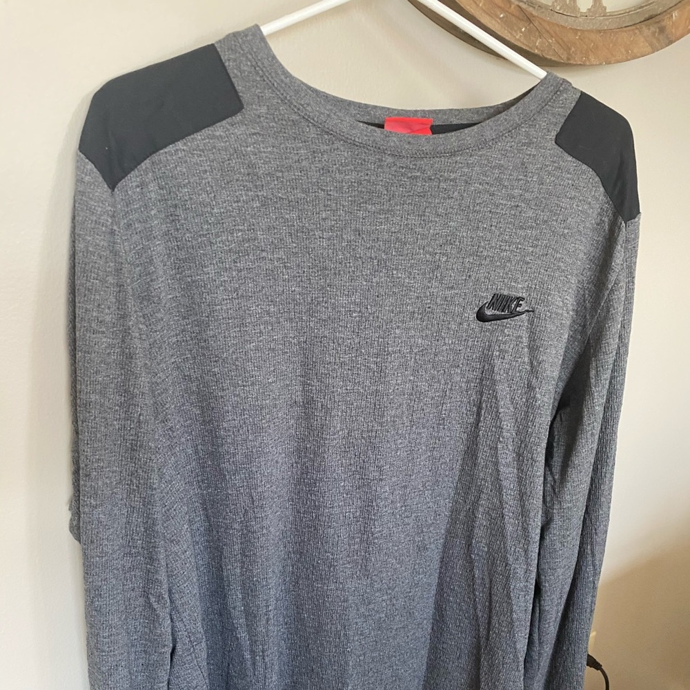 Nike pullover shirt